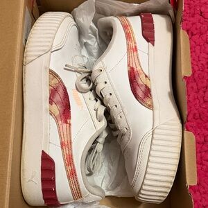 Puma Cream Sneakers with pink and Yellow water colored Pattern Formstrip